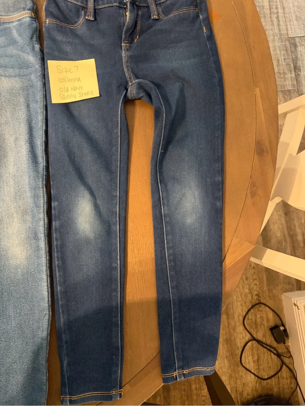 Women's Skinny Jeans - Dark Blue Wash